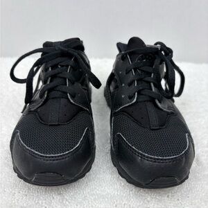 Nike Lid’s Huarache Run Sneakers-Size: 1Y-Color: “Triple Black” Colorway